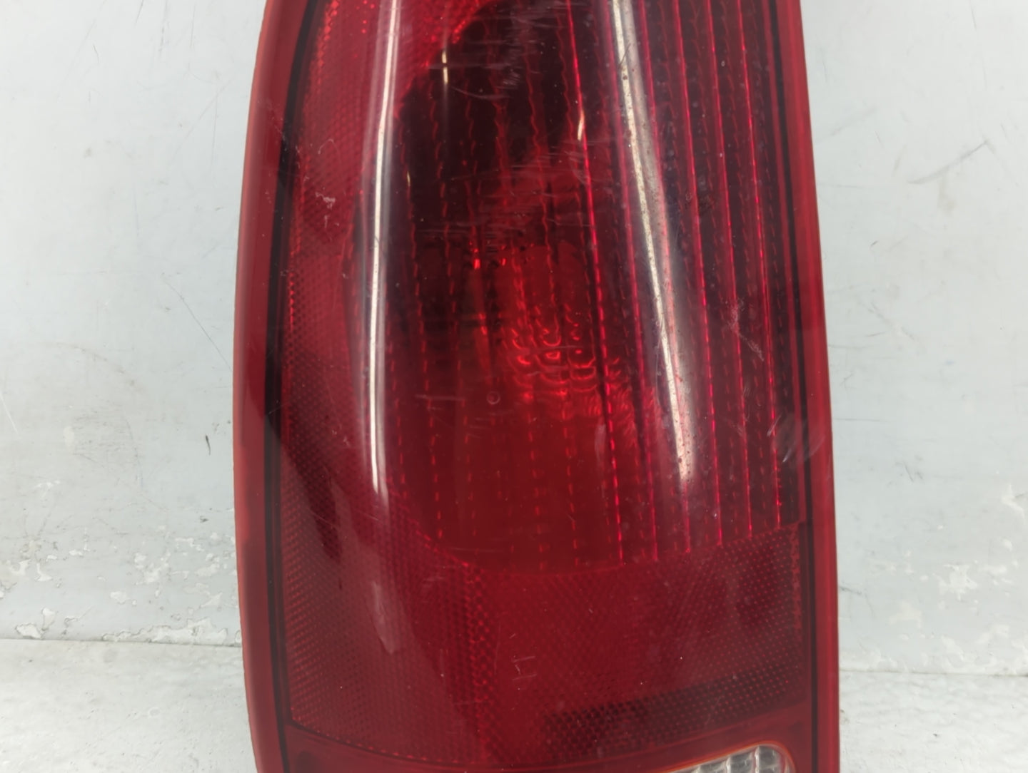 1997-1999 Ford F-150 Tail Light Assembly Driver Left OEM P/N:F75B-13B505 Fits Fits 1997 1998 1999 OEM Used Auto Parts - Oemu