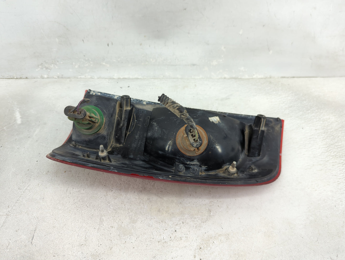 1997-1999 Ford F-150 Tail Light Assembly Driver Left OEM P/N:F75B-13B505 Fits Fits 1997 1998 1999 OEM Used Auto Parts - Oemu