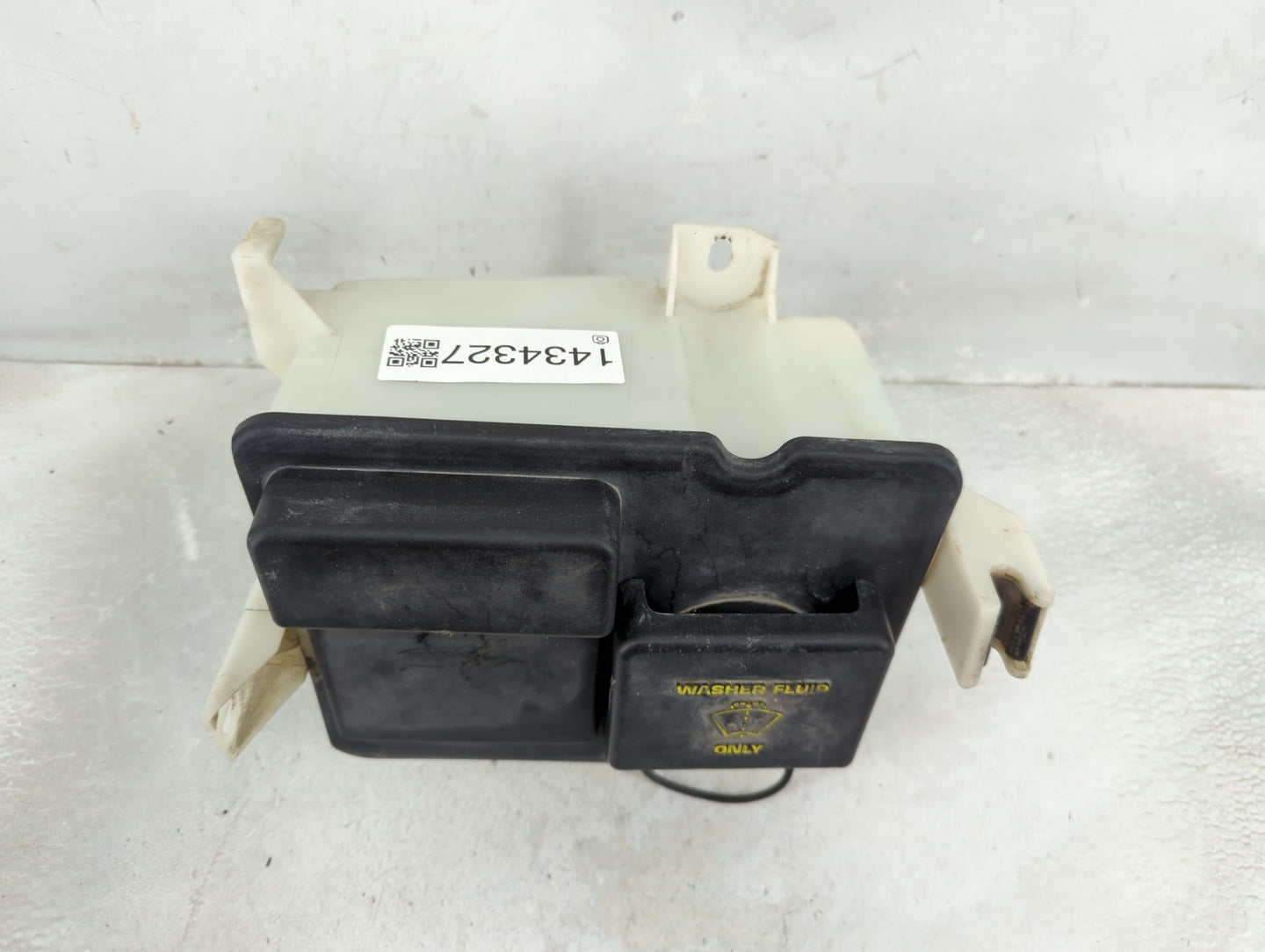 1998-2006 Ford F-150 Windshield Washer Fluid Reservoir Bottle Oem - Oemusedautoparts1.com