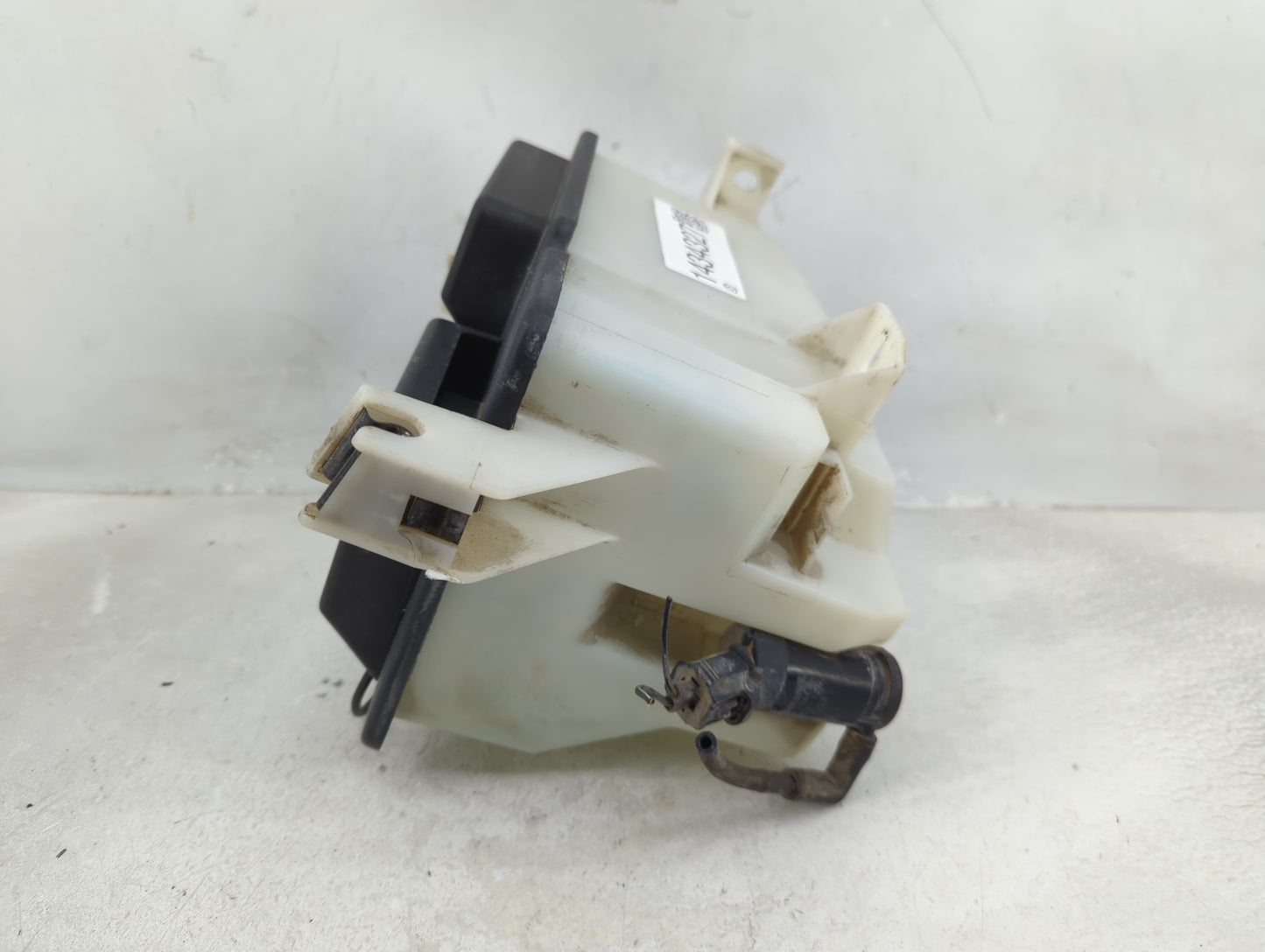 1998-2006 Ford F-150 Windshield Washer Fluid Reservoir Bottle Oem - Oemusedautoparts1.com