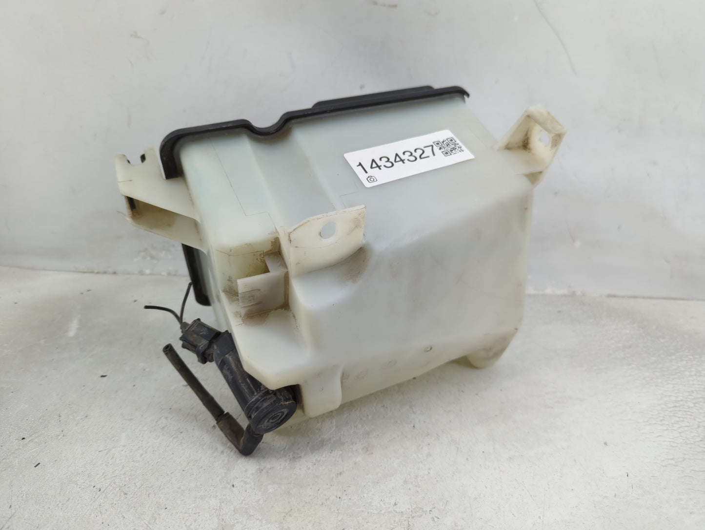 1998-2006 Ford F-150 Windshield Washer Fluid Reservoir Bottle Oem - Oemusedautoparts1.com