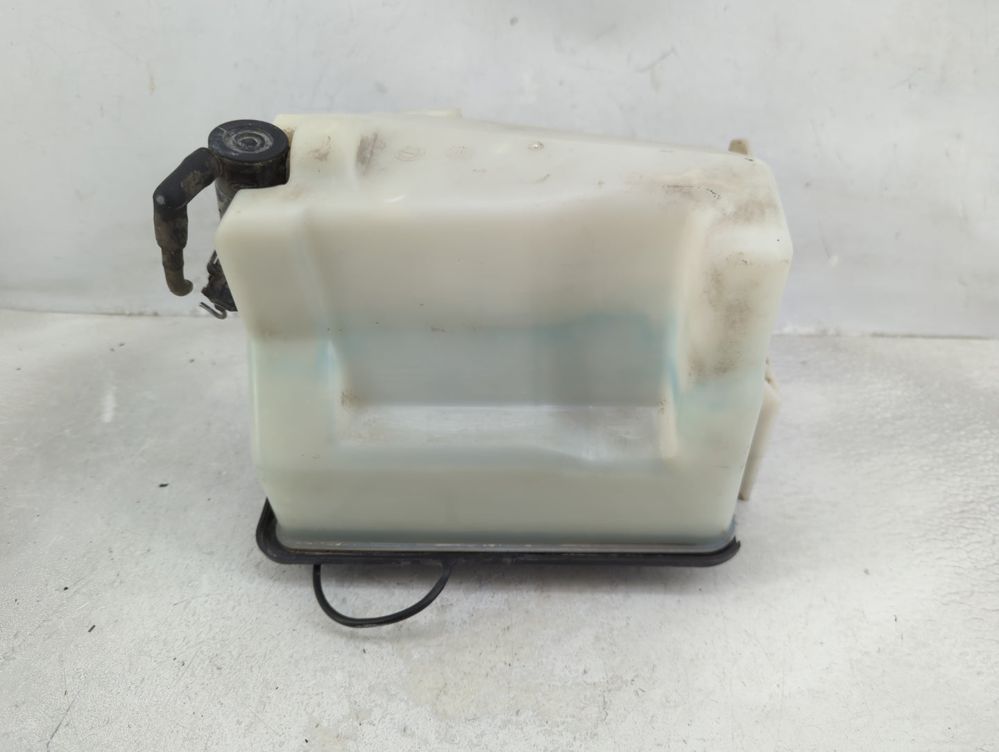 1998-2006 Ford F-150 Windshield Washer Fluid Reservoir Bottle Oem - Oemusedautoparts1.com