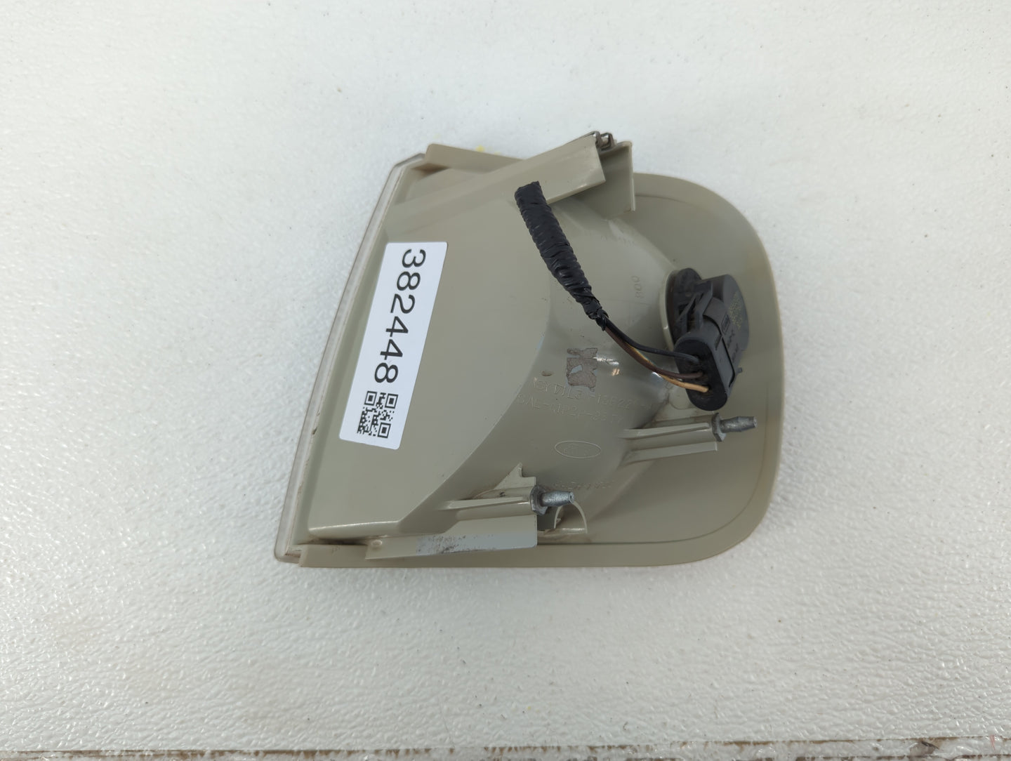 1998 Ford F-150 Tail Light Assembly Passenger Right OEM P/N:1L3X-13B220-A Fits OEM Used Auto Parts - Oemusedautoparts1.com