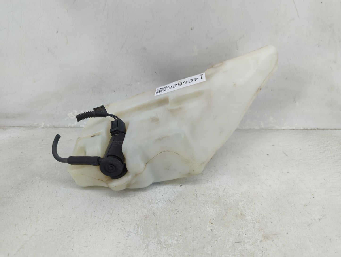 Ford F150 Pickup Windshield Washer Fluid Reservoir Bottle 1466626 - Oemusedautoparts1.com