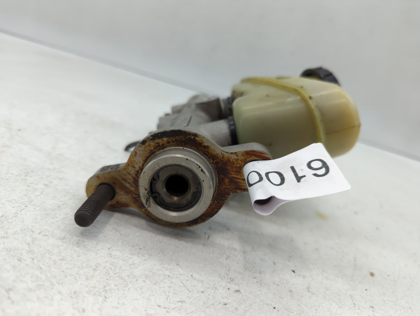 1996-1998 Ford Mustang Brake Master Cylinder - Oemusedautoparts1.com