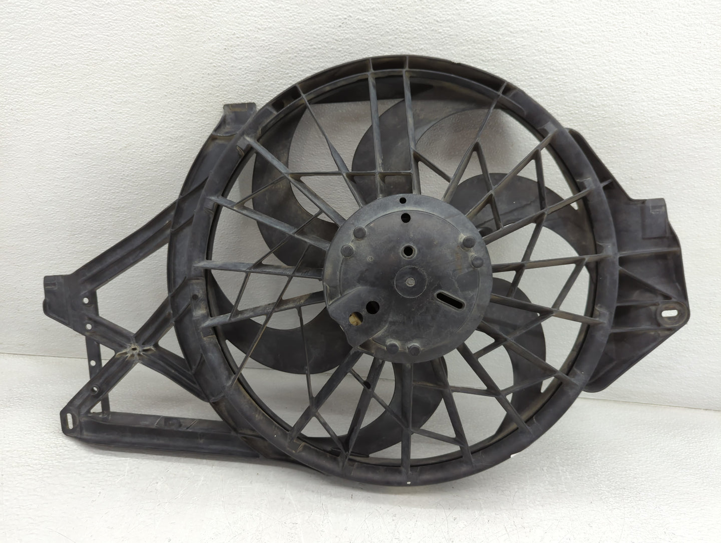 1998-1998 Ford Mustang Left Radiator Fan Motor Assembly - Oemusedautoparts1.com