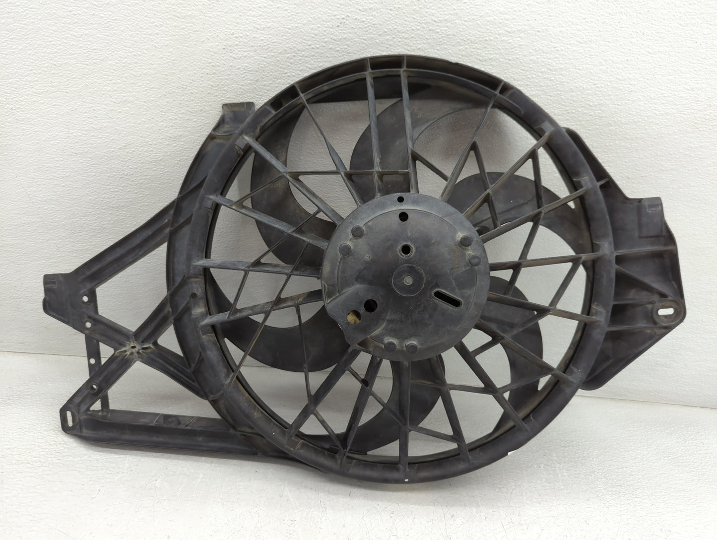 1998-1998 Ford Mustang Left Radiator Fan Motor Assembly - Oemusedautoparts1.com