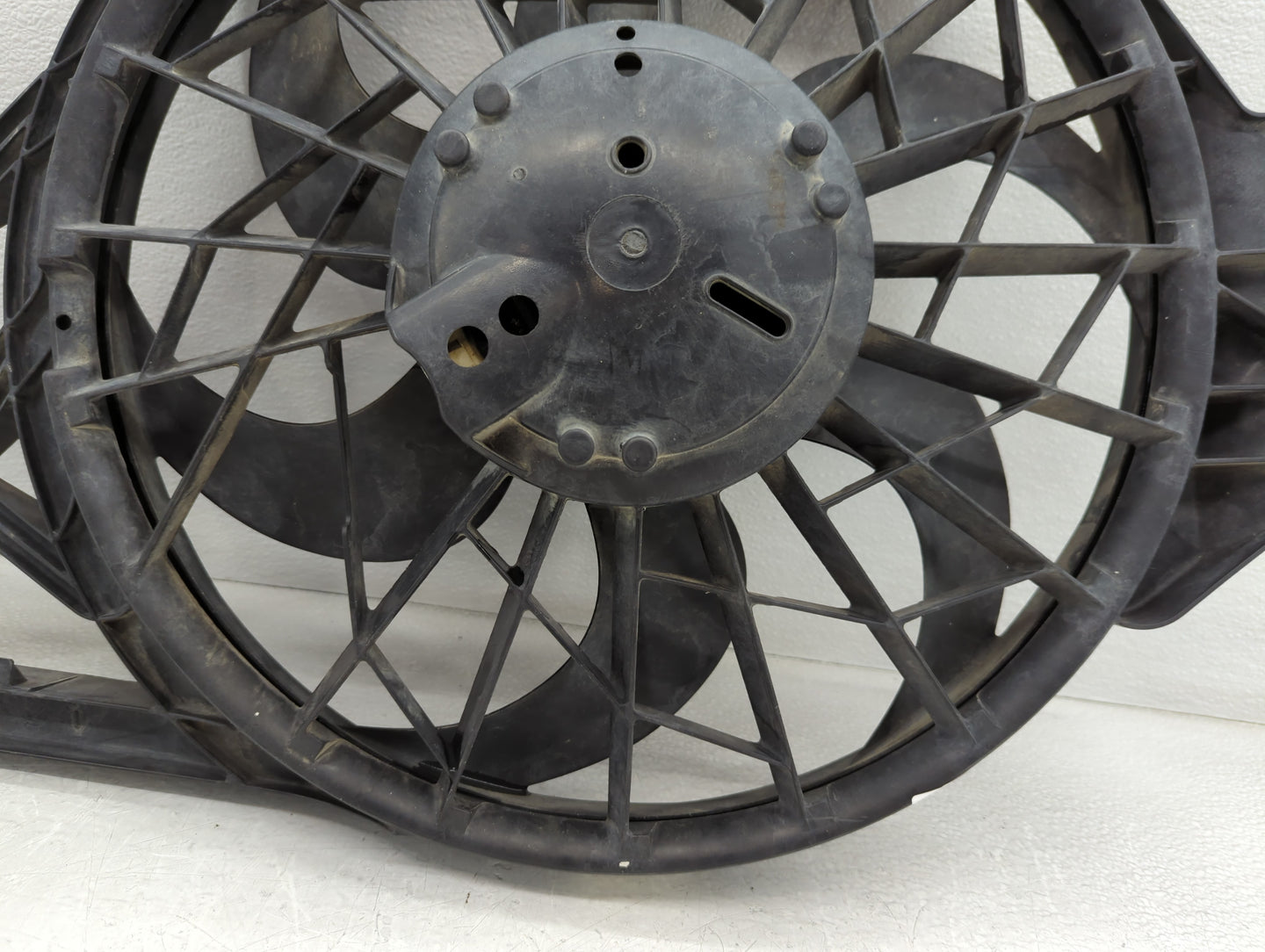 1998-1998 Ford Mustang Left Radiator Fan Motor Assembly - Oemusedautoparts1.com