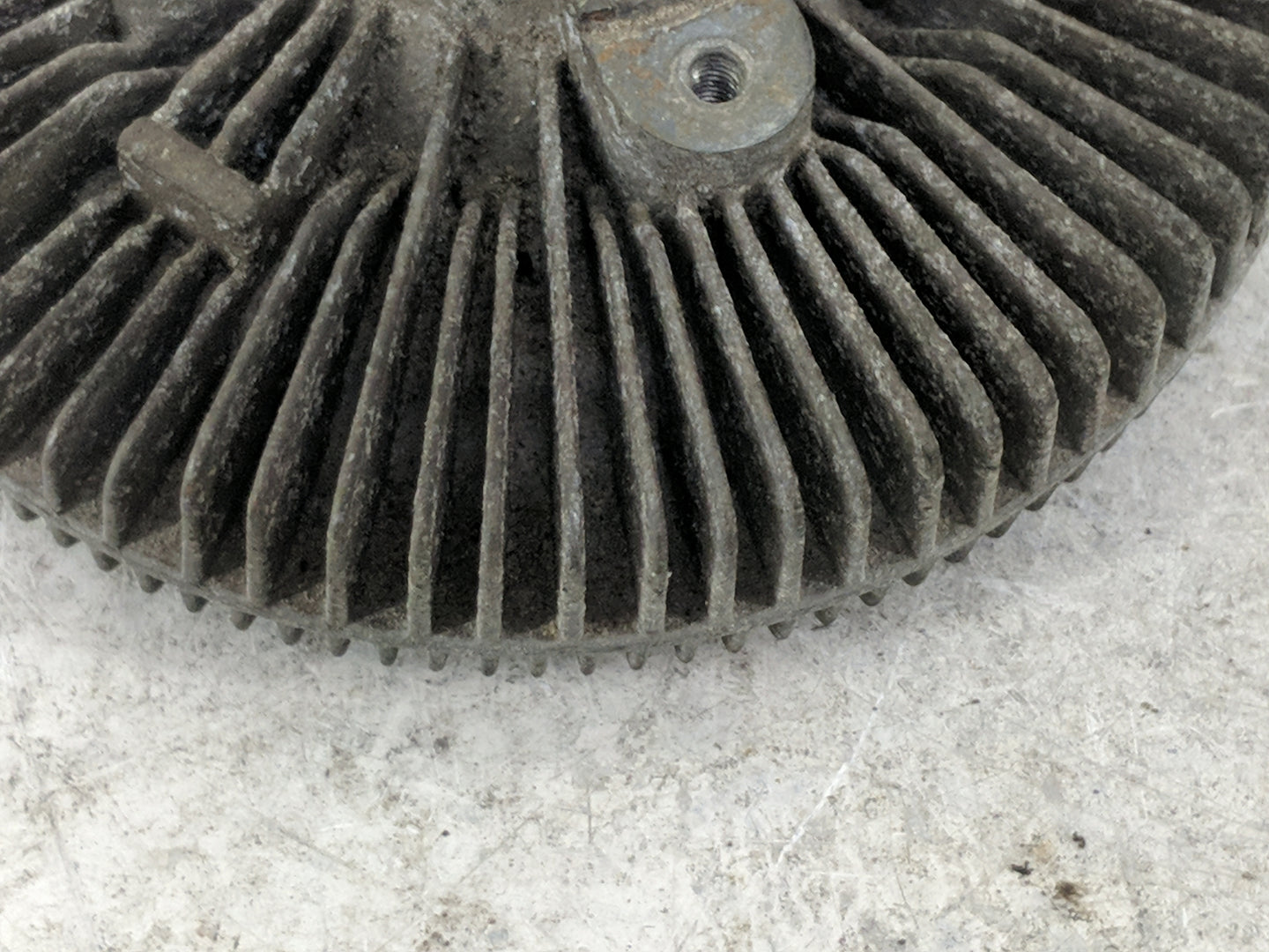 1998-2008 Ford Ranger Radiator Cooling Fan Clutch 1483927 - Oemusedautoparts1.com