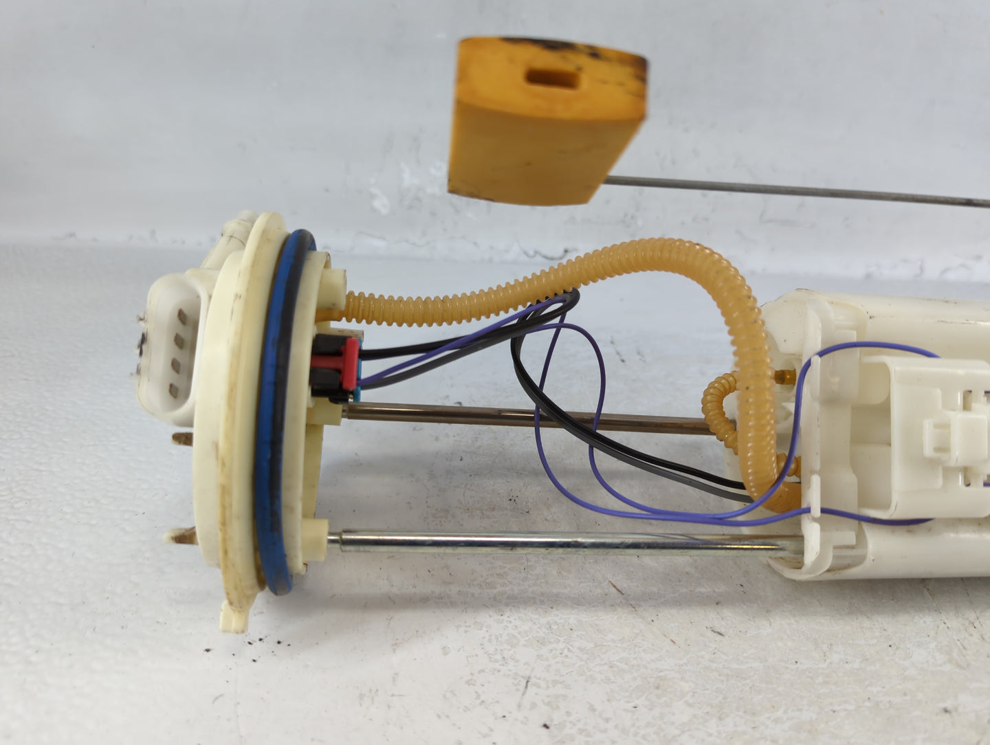 1998 Gmc 2500 Electrical Gas Fuel Pump Assembly - Oemusedautoparts1.com