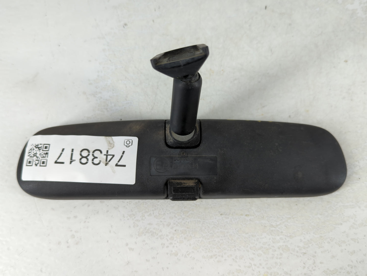 1998 Gmc 2500 Interior Rear View Mirror Replacement OEM P/N:I E8 011084 IE8011084 Fits OEM Used Auto Parts - Oemusedautopart