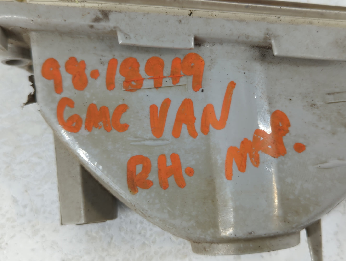 1998 Gmc Acadia Driver Left Oem Front Light Lamp - Oemusedautoparts1.com
