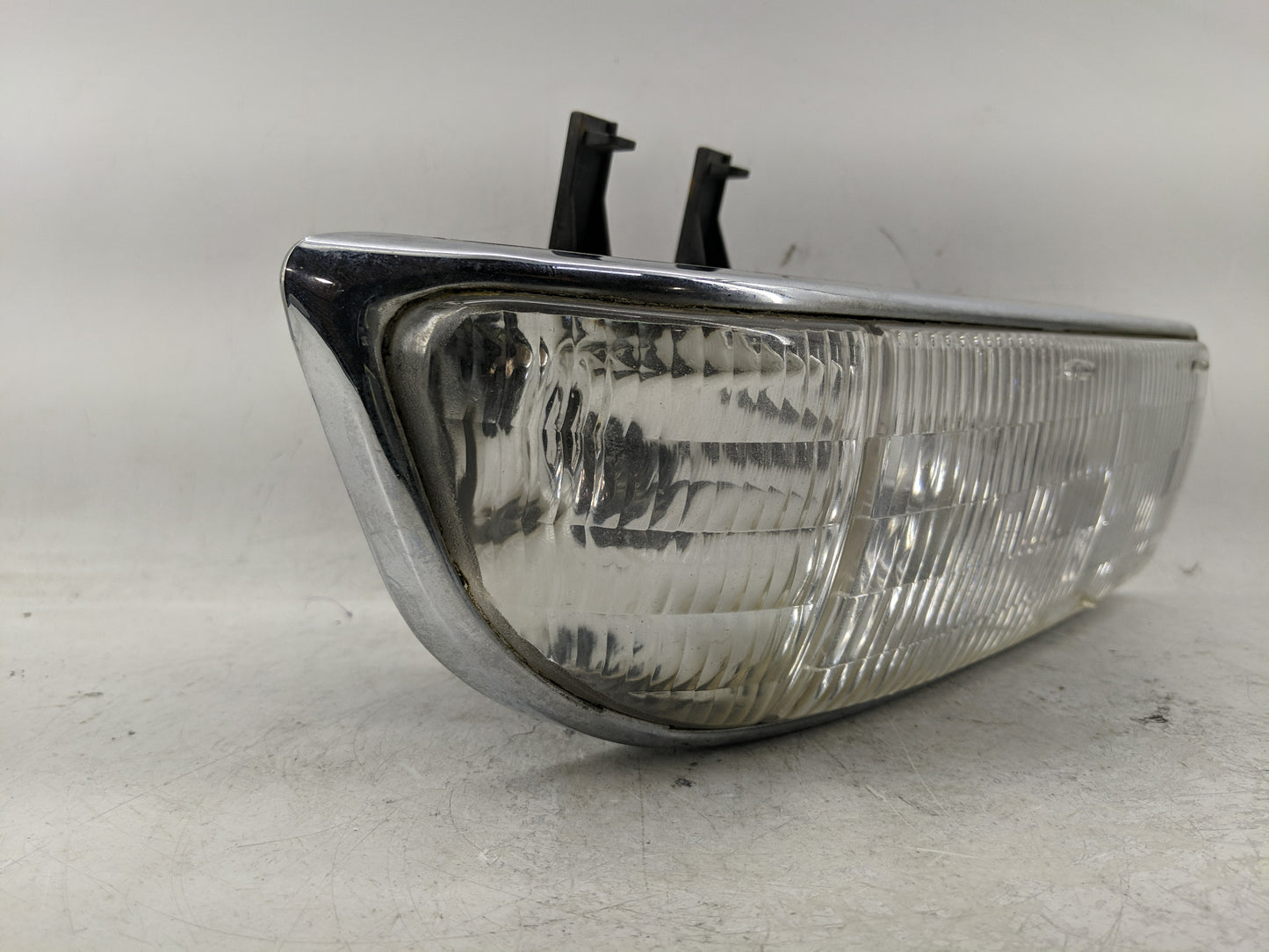 Gmc Chevrolet Driver Left Oem Head Light Headlight Lamp - Oemusedautoparts1.com