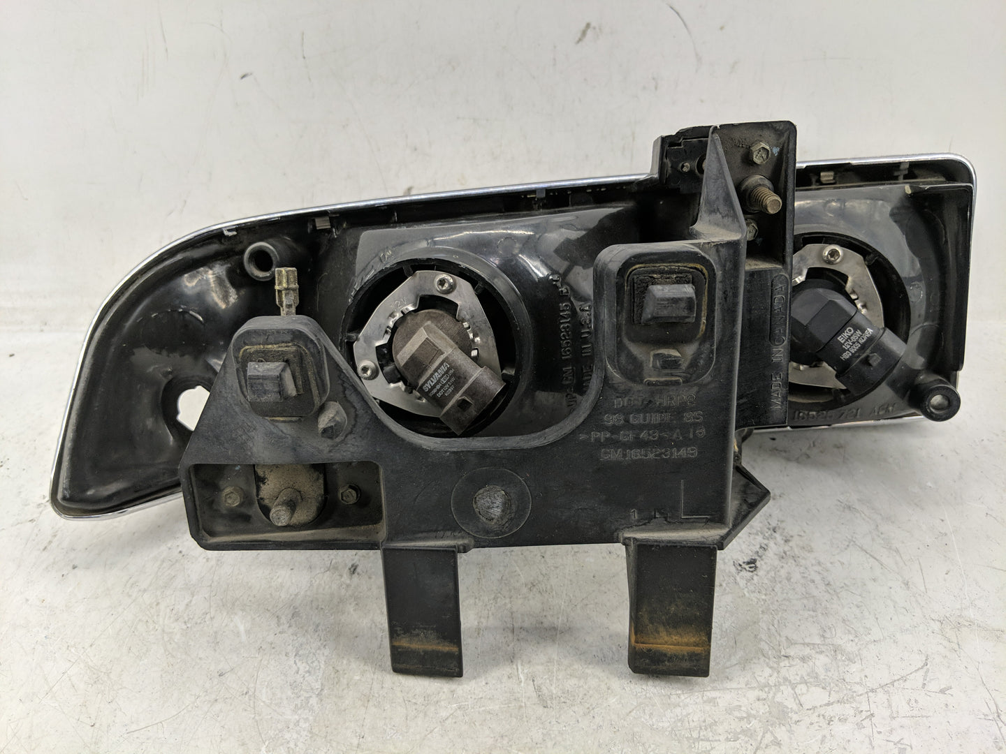 Gmc Chevrolet Driver Left Oem Head Light Headlight Lamp - Oemusedautoparts1.com