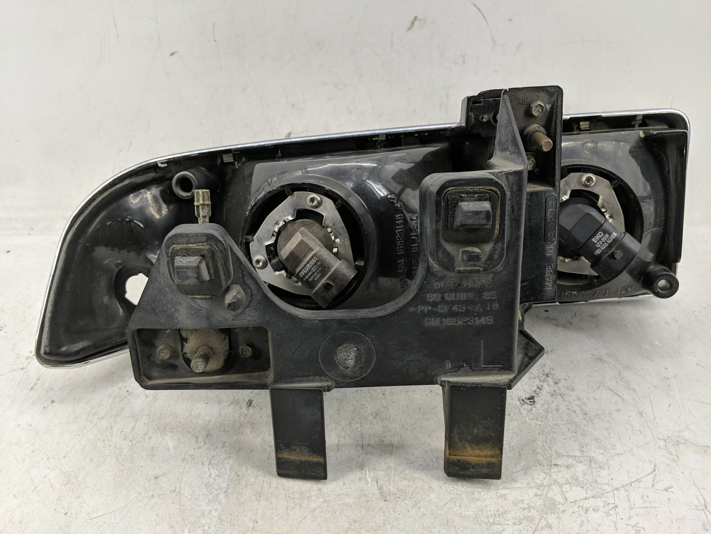 Gmc Chevrolet Driver Left Oem Head Light Headlight Lamp - Oemusedautoparts1.com