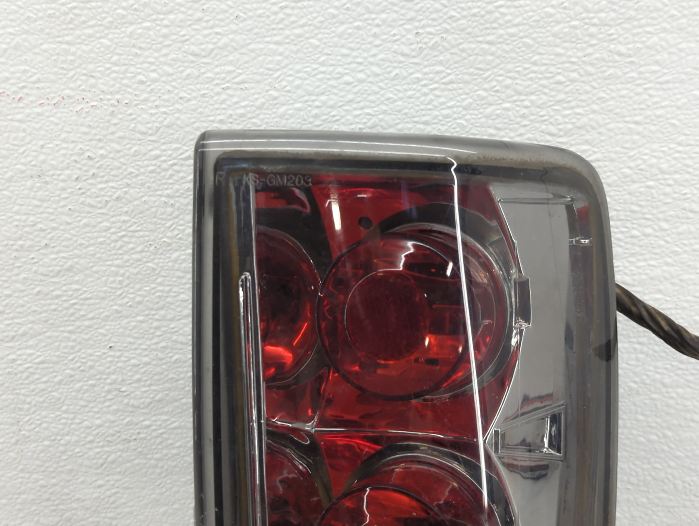 1998 Gmc Chevrolet Rear Center Lid Brake Light Tail Light Fits Fits 1995 1996 1997 1999 2000 2001 2002 2003 2004 2005 OEM Us