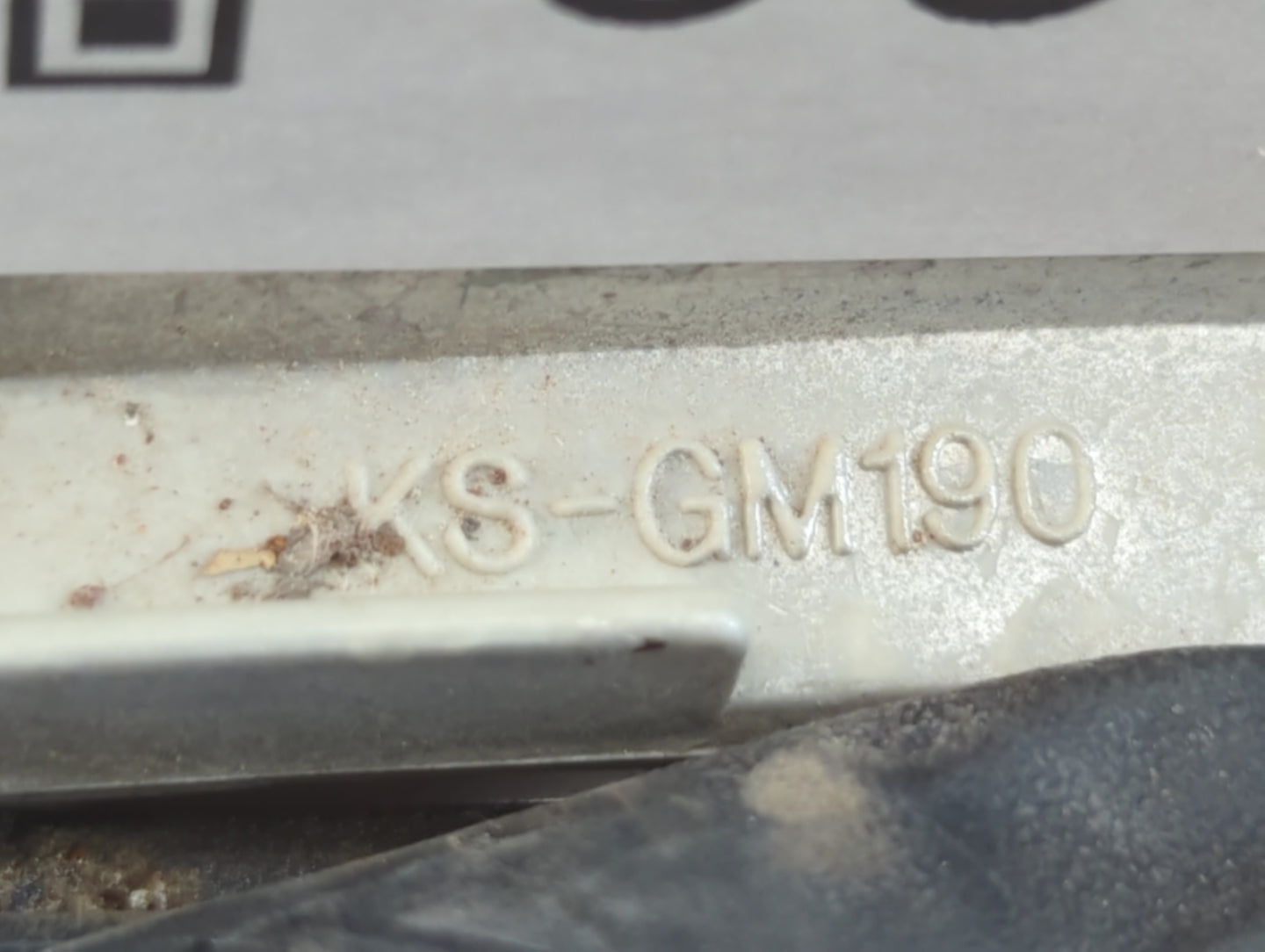 1998 Gmc S10 Blazer Tail Light Assembly Driver Left OEM P/N:KS-GM190 Fits OEM Used Auto Parts - Oemusedautoparts1.com