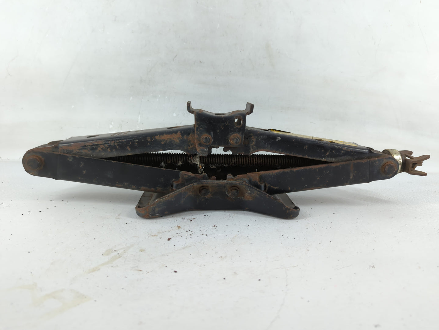 1998 Gmc Sierra 1500 Spare Scissor Car Jack - Oemusedautoparts1.com