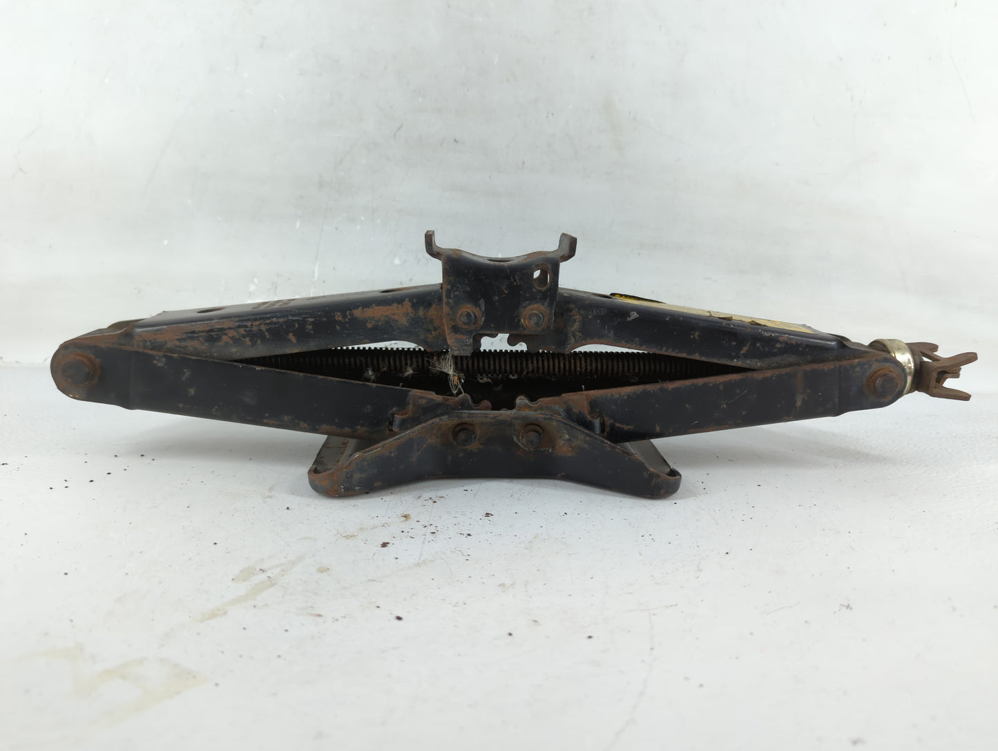 1998 Gmc Sierra 1500 Spare Scissor Car Jack - Oemusedautoparts1.com