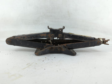 1998 Gmc Sierra 1500 Spare Scissor Car Jack - Oemusedautoparts1.com