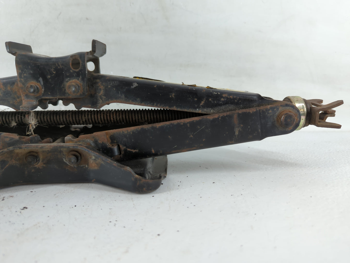 1998 Gmc Sierra 1500 Spare Scissor Car Jack - Oemusedautoparts1.com