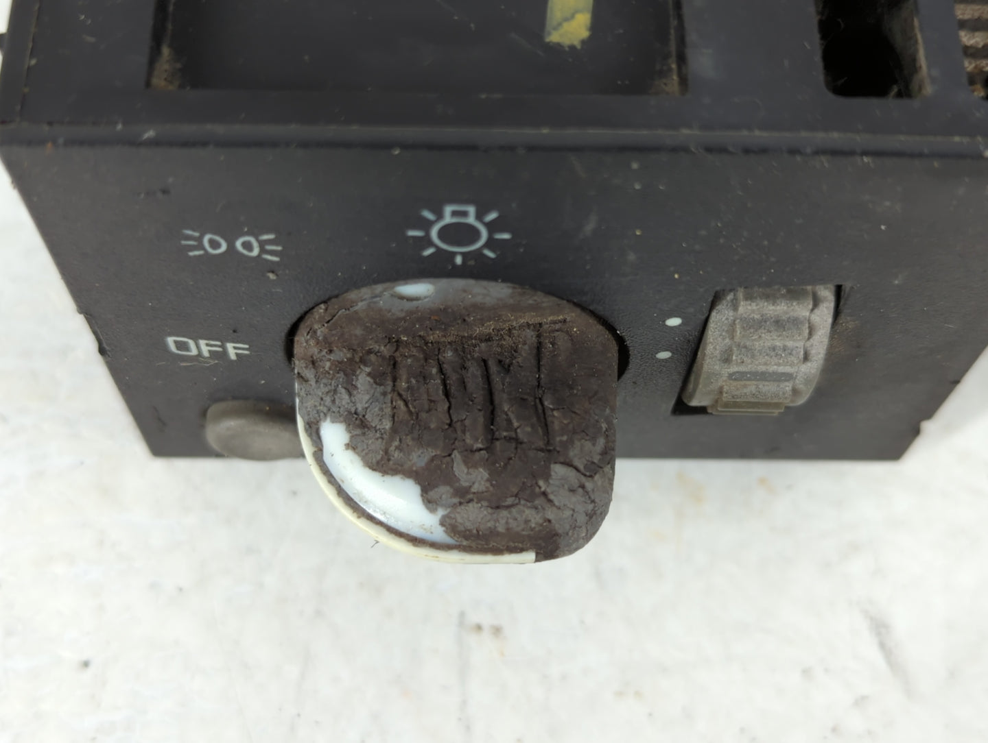 1998 Gm Trucks Ct2500 Headlight Lamp Control Switch - Oemusedautoparts1.com