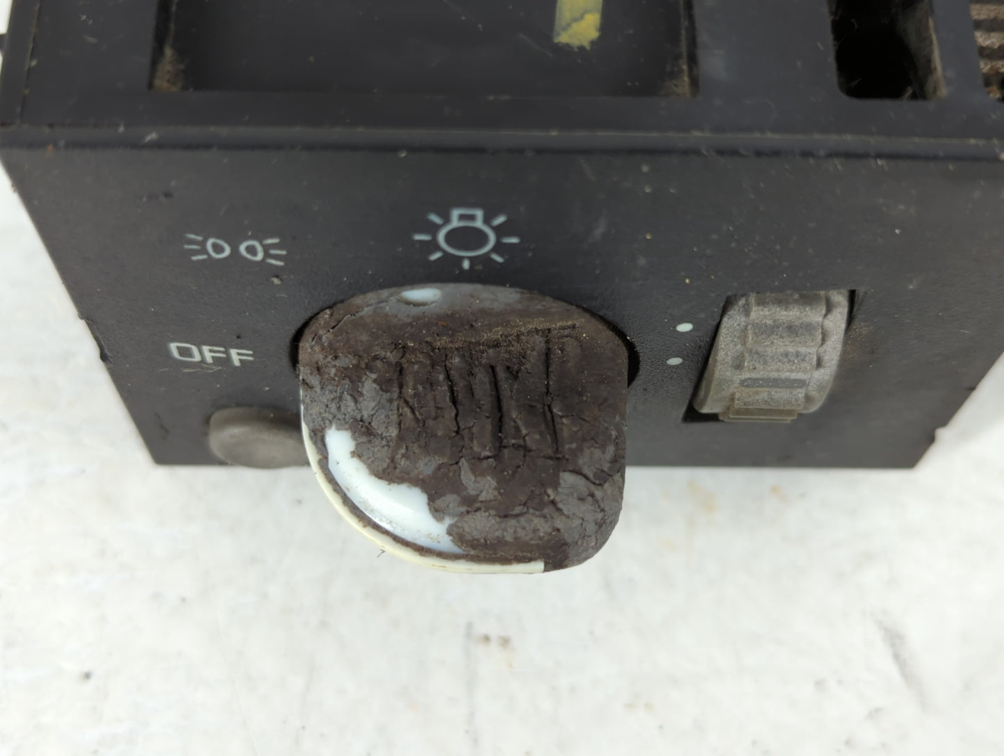 1998 Gm Trucks Ct2500 Headlight Lamp Control Switch - Oemusedautoparts1.com