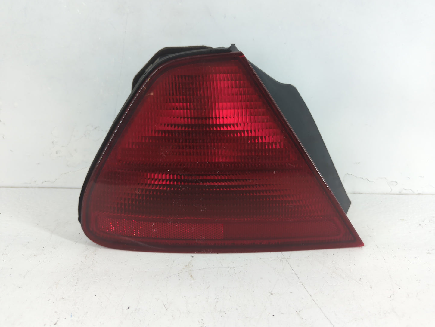 1998-2002 Honda Accord Tail Light Assembly Driver Left OEM P/N:2VA 938 864 Fits Fits 1998 1999 2000 2001 2002 OEM Used Auto 