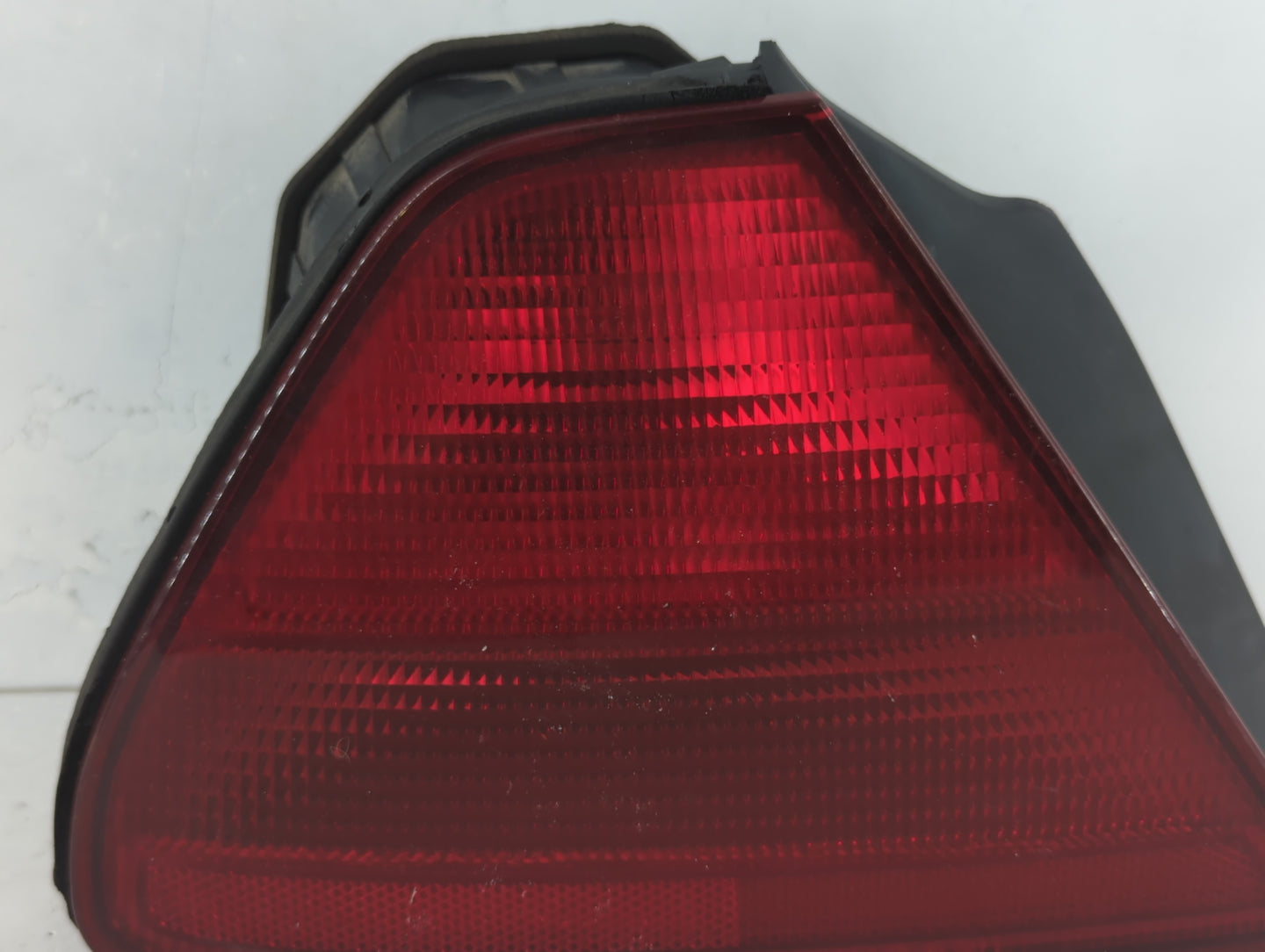 1998-2002 Honda Accord Tail Light Assembly Driver Left OEM P/N:2VA 938 864 Fits Fits 1998 1999 2000 2001 2002 OEM Used Auto 