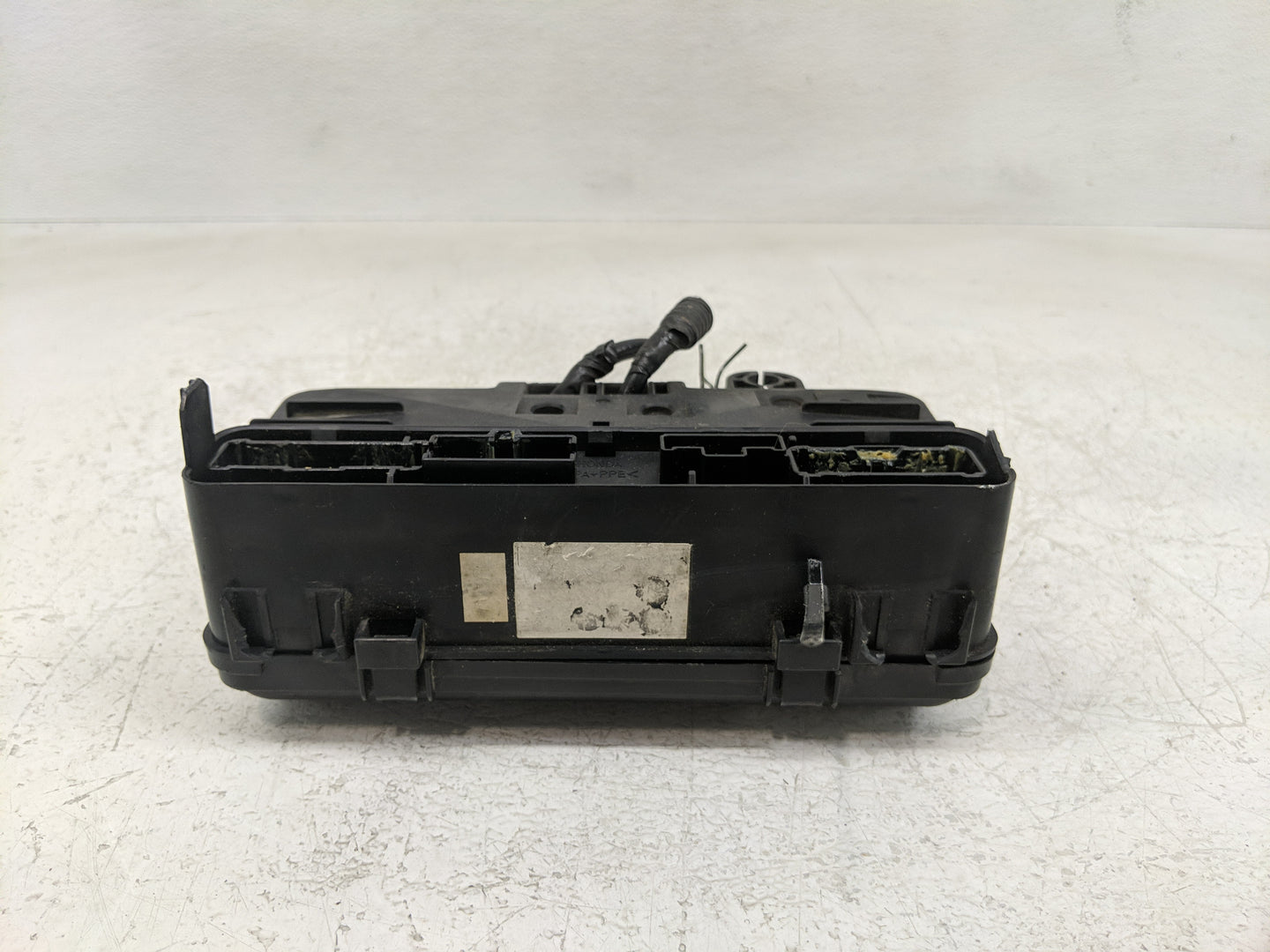 1998 Honda Accord Fusebox Fuse Box Panel Relay Module P/N:S84-A2CL Fits OEM Used Auto Parts - Oemusedautoparts1.com