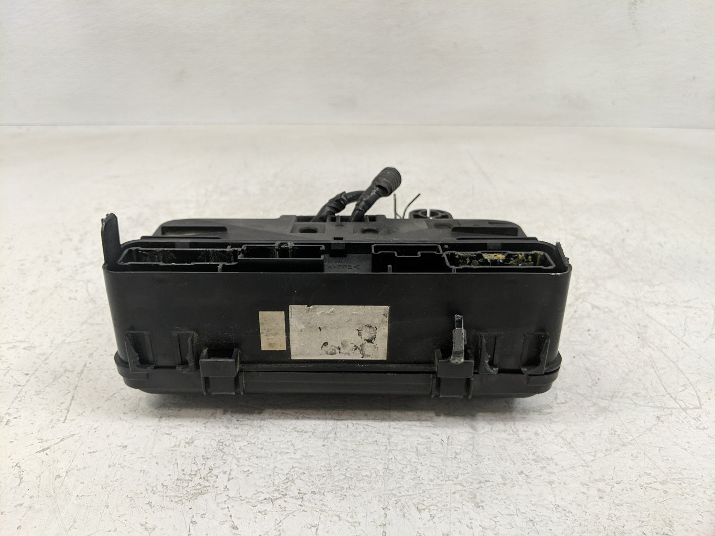 1998 Honda Accord Fusebox Fuse Box Panel Relay Module P/N:S84-A2CL Fits OEM Used Auto Parts - Oemusedautoparts1.com