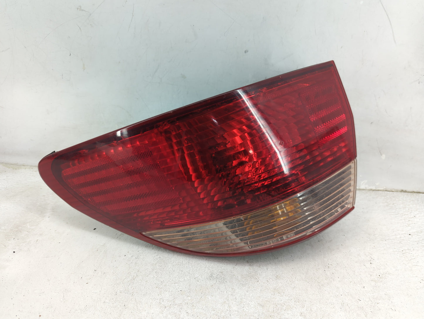 1998-2000 Honda Accord Tail Light Assembly Passenger Right OEM Fits Fits 1998 1999 2000 OEM Used Auto Parts - Oemusedautopar