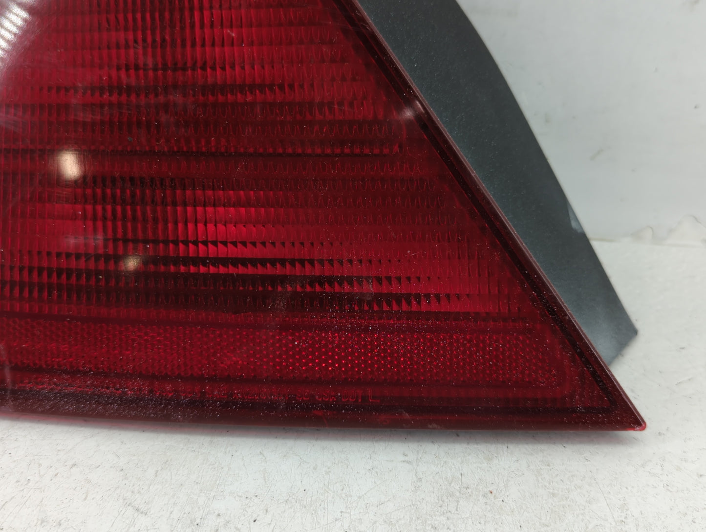1998-2000 Honda Accord Tail Light Assembly Passenger Right OEM P/N:2VA 938 864 Fits Fits 1998 1999 2000 OEM Used Auto Parts 