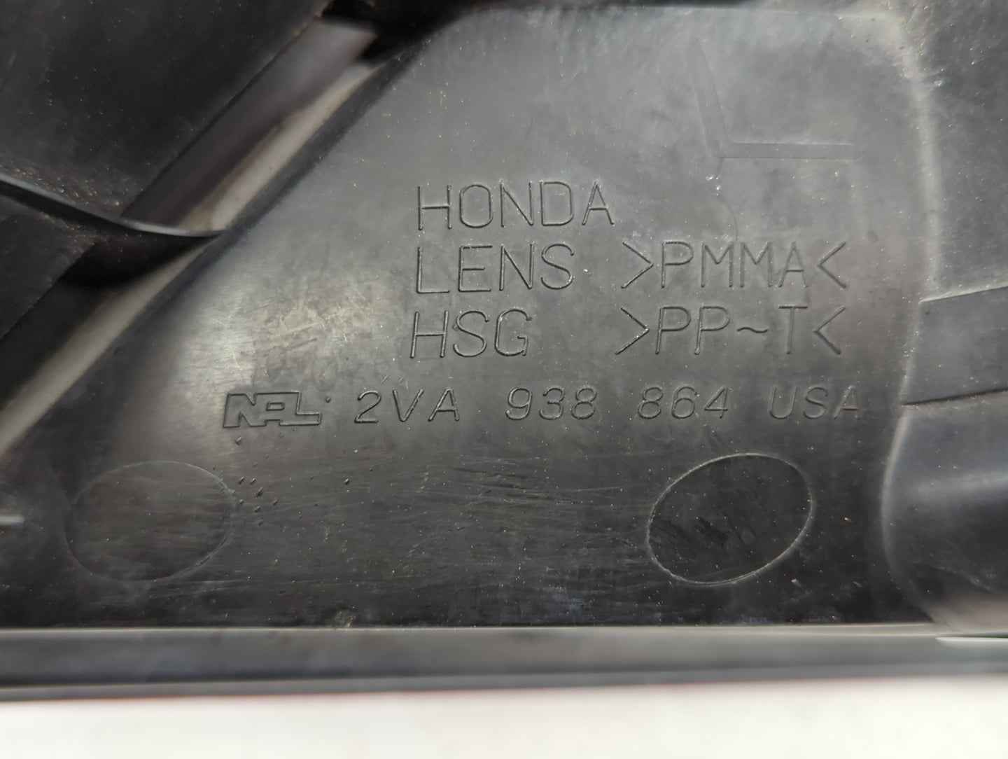1998-2000 Honda Accord Tail Light Assembly Passenger Right OEM P/N:2VA 938 864 Fits Fits 1998 1999 2000 OEM Used Auto Parts 