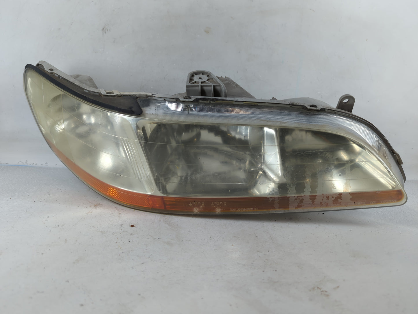 1998-2002 Honda Accord Tail Light Assembly Driver Left OEM P/N:033-7631 Fits Fits 1998 1999 2000 2001 2002 OEM Used Auto Par