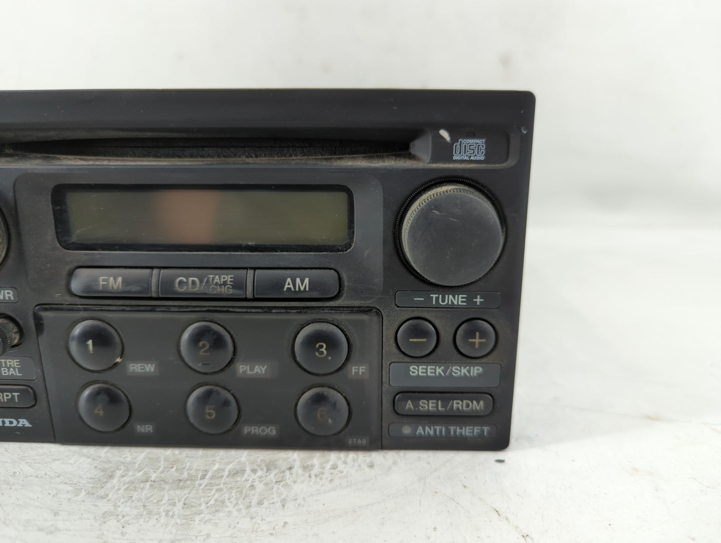 1998-2000 Honda Accord Radio AM FM Cd Player Receiver Replacement P/N:39101-S82-A210-M1 Fits Fits 1998 1999 2000 OEM Used Au