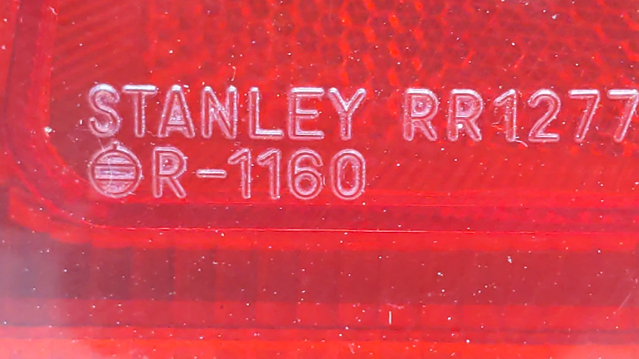 1996-1998 Honda Civic Tail Light Assembly Passenger Right OEM Fits Fits 1996 1997 1998 OEM Used Auto Parts - Oemusedautopart