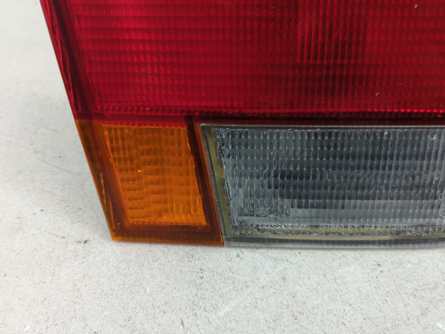 1996-1998 Honda Civic Tail Light Assembly Driver Left OEM P/N:043-1280 Fits Fits 1996 1997 1998 OEM Used Auto Parts - Oemuse