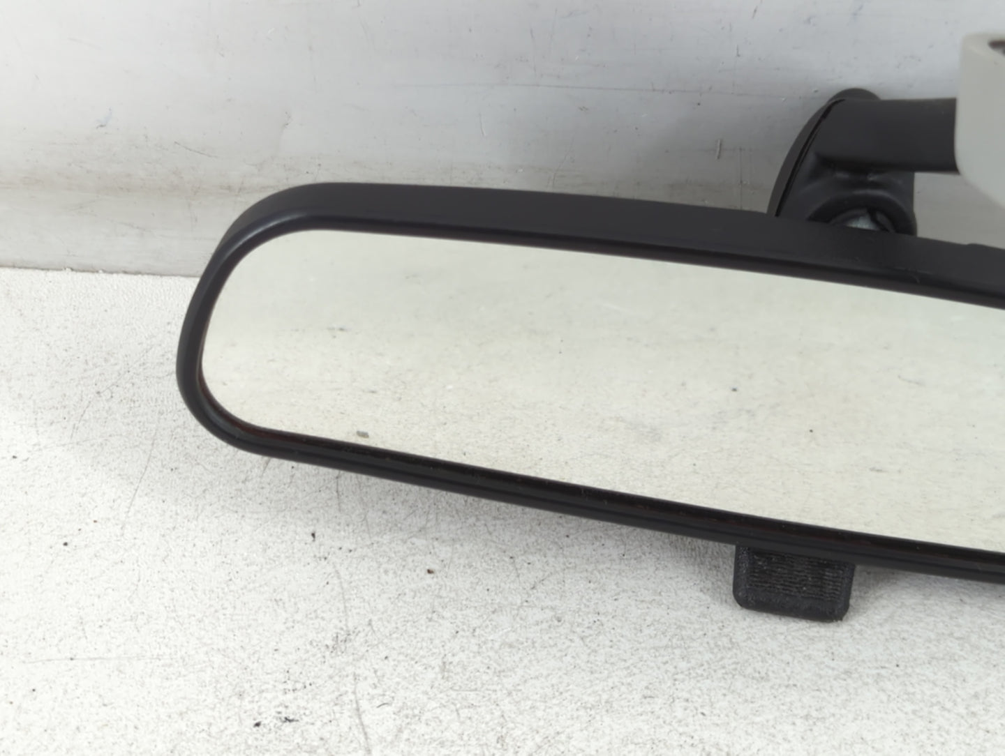 1998 Honda Civic Interior Rear View Mirror Replacement OEM P/N:IE8011681 Fits OEM Used Auto Parts - Oemusedautoparts1.com