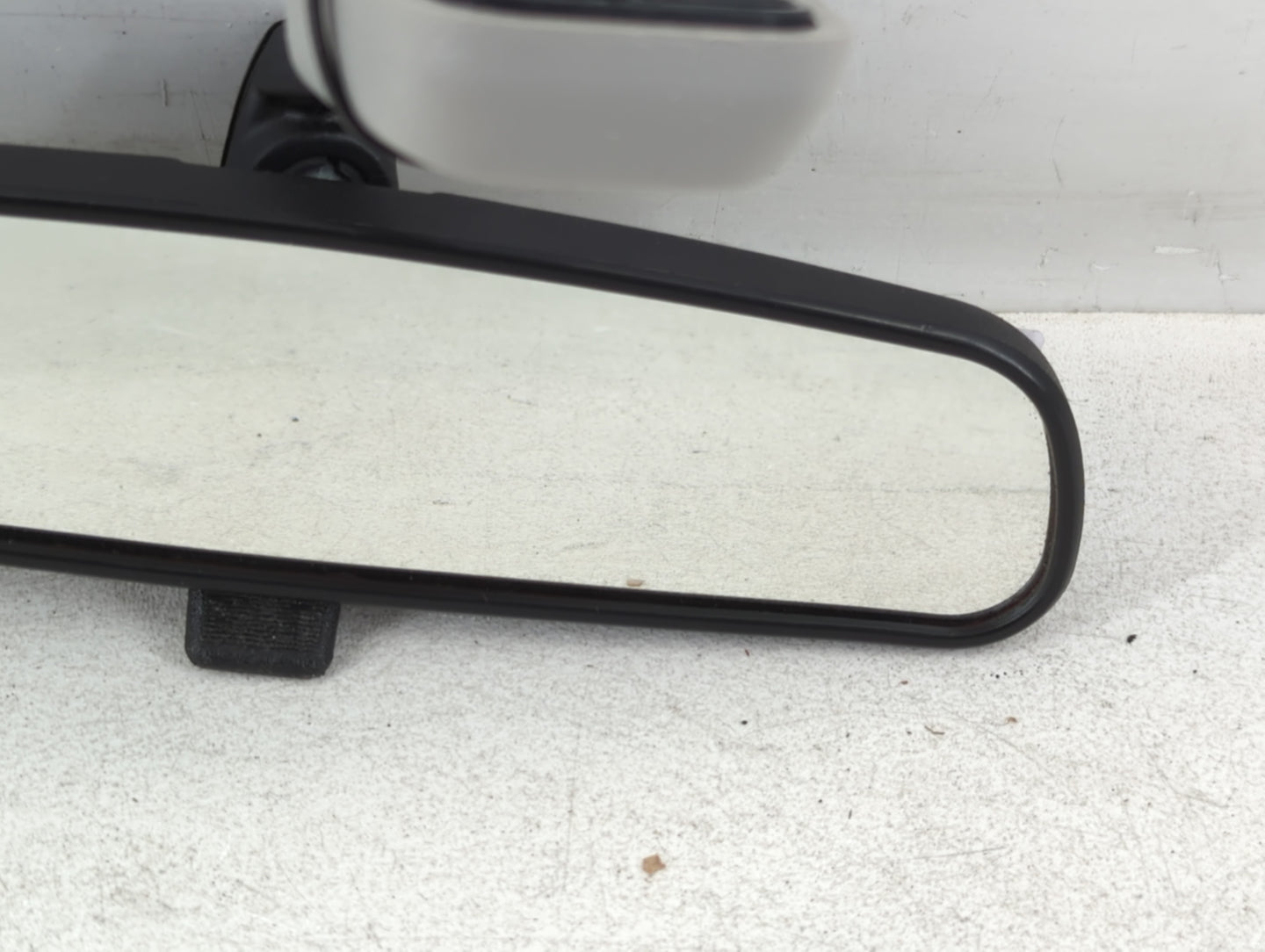 1998 Honda Civic Interior Rear View Mirror Replacement OEM P/N:IE8011681 Fits OEM Used Auto Parts - Oemusedautoparts1.com