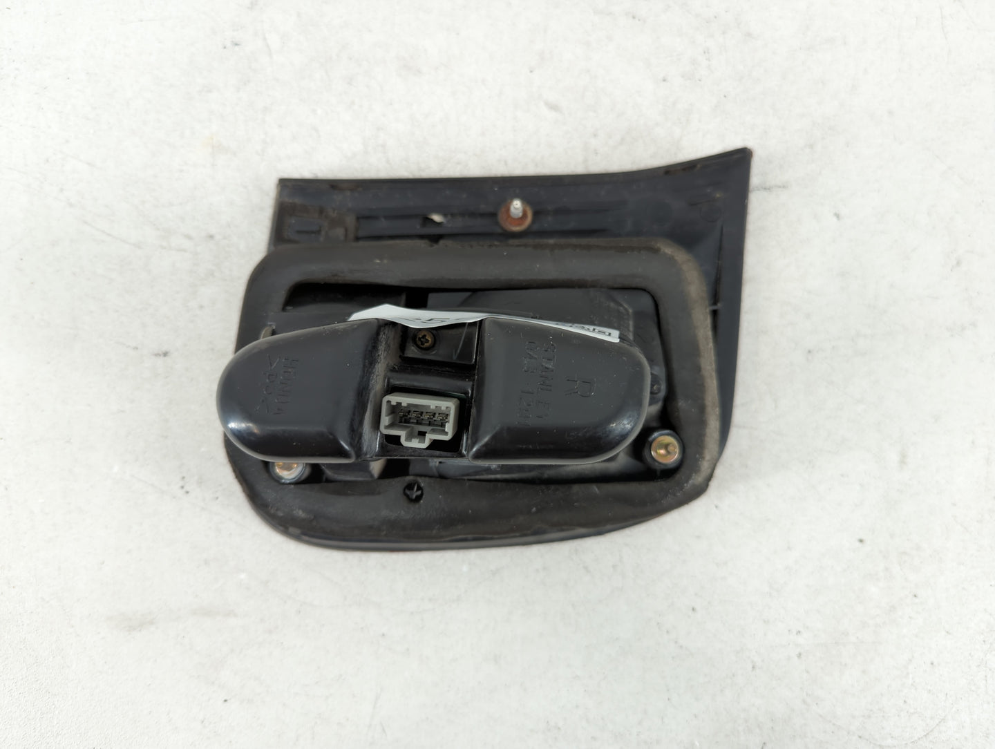 1996-1998 Honda Civic Tail Light Assembly Passenger Right OEM P/N:7443 Fits Fits 1996 1997 1998 OEM Used Auto Parts - Oemuse