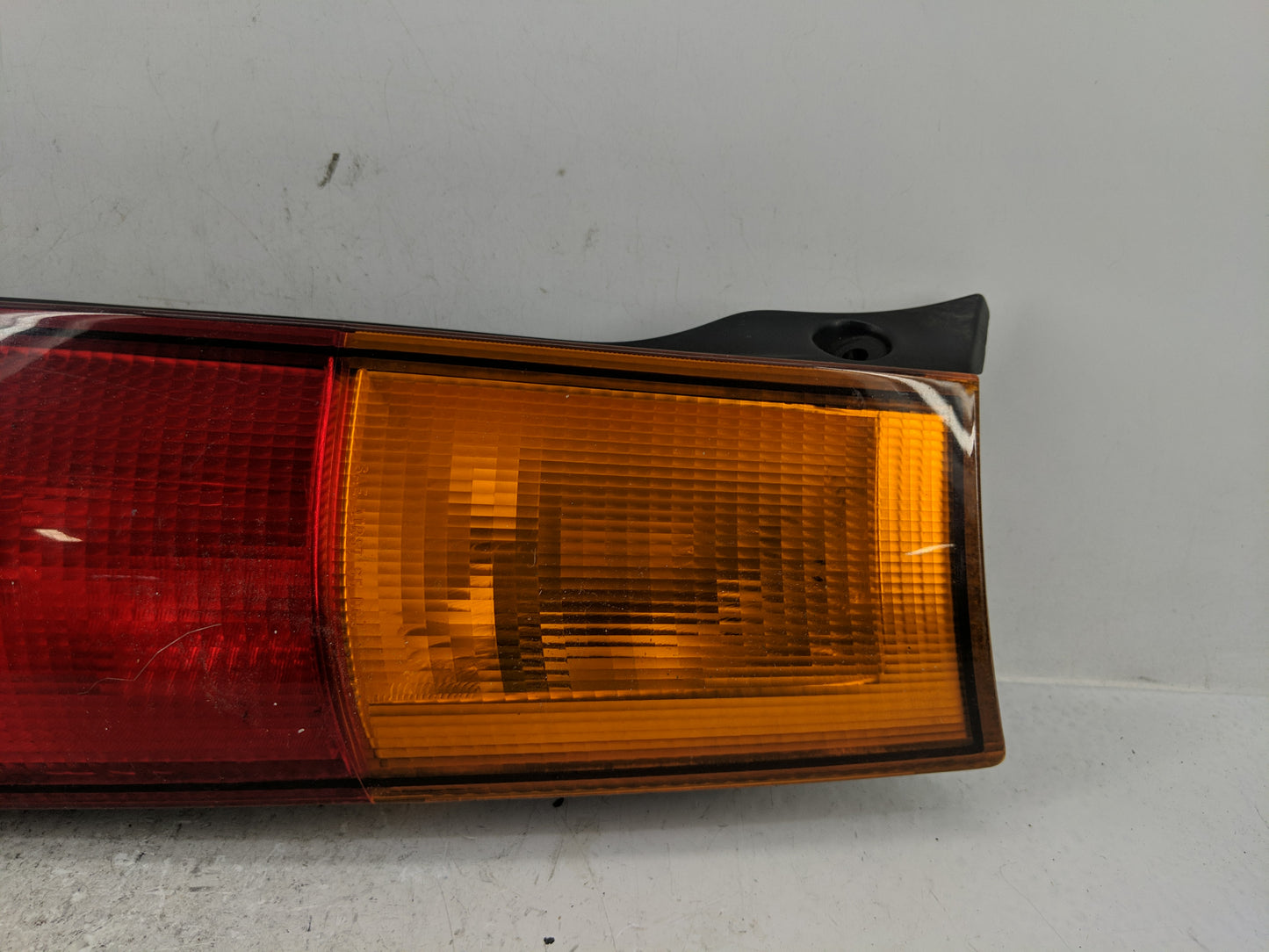 1997-2001 Honda Cr-V Tail Light Assembly Passenger Right OEM Fits Fits 1997 1998 1999 2000 2001 OEM Used Auto Parts - Oemuse