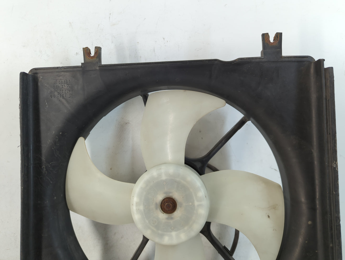 1997-2001 Honda Cr-v Left Radiator Fan Motor Assembly - Oemusedautoparts1.com