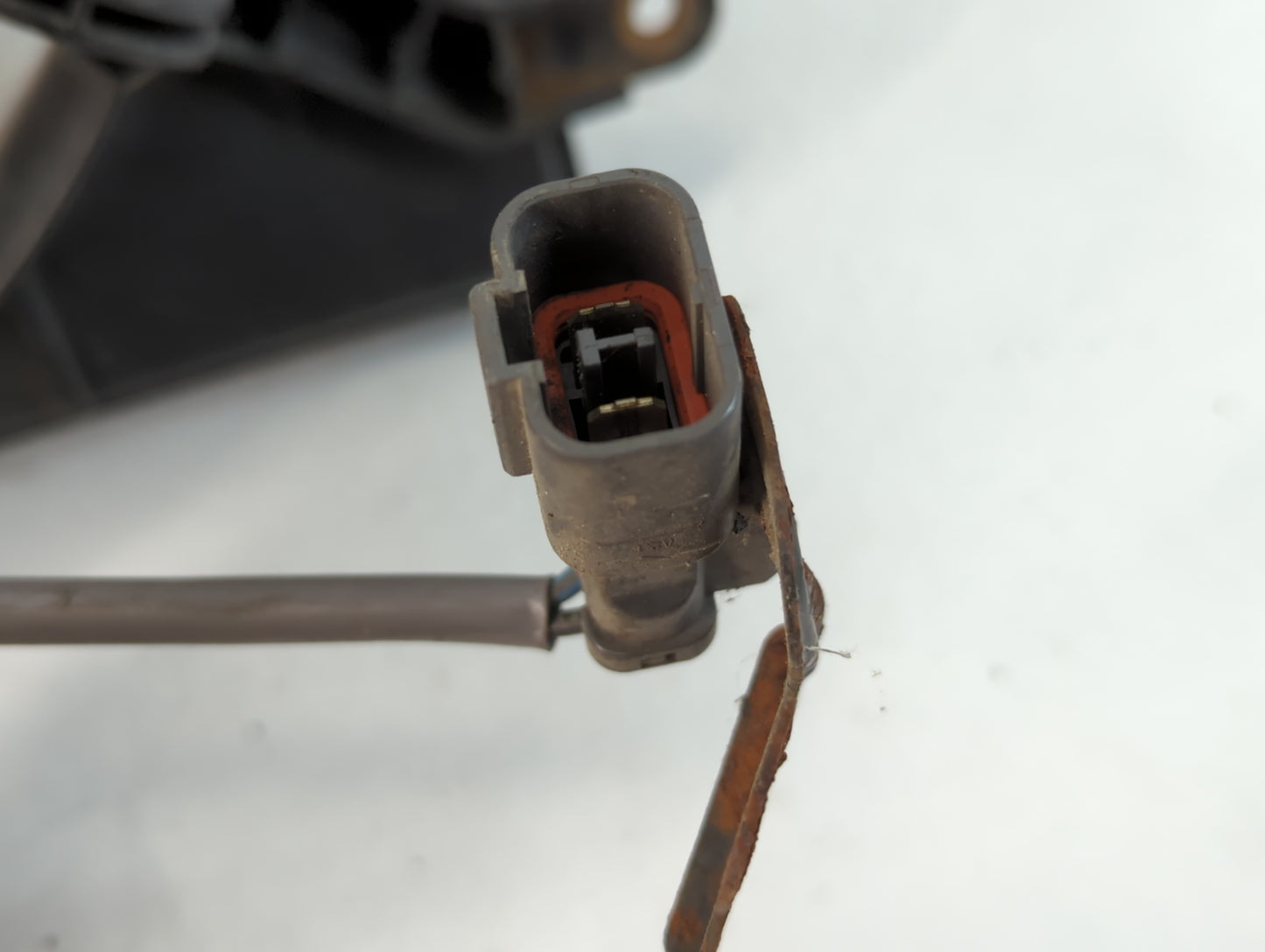 1997-2001 Honda Cr-v Left Radiator Fan Motor Assembly - Oemusedautoparts1.com
