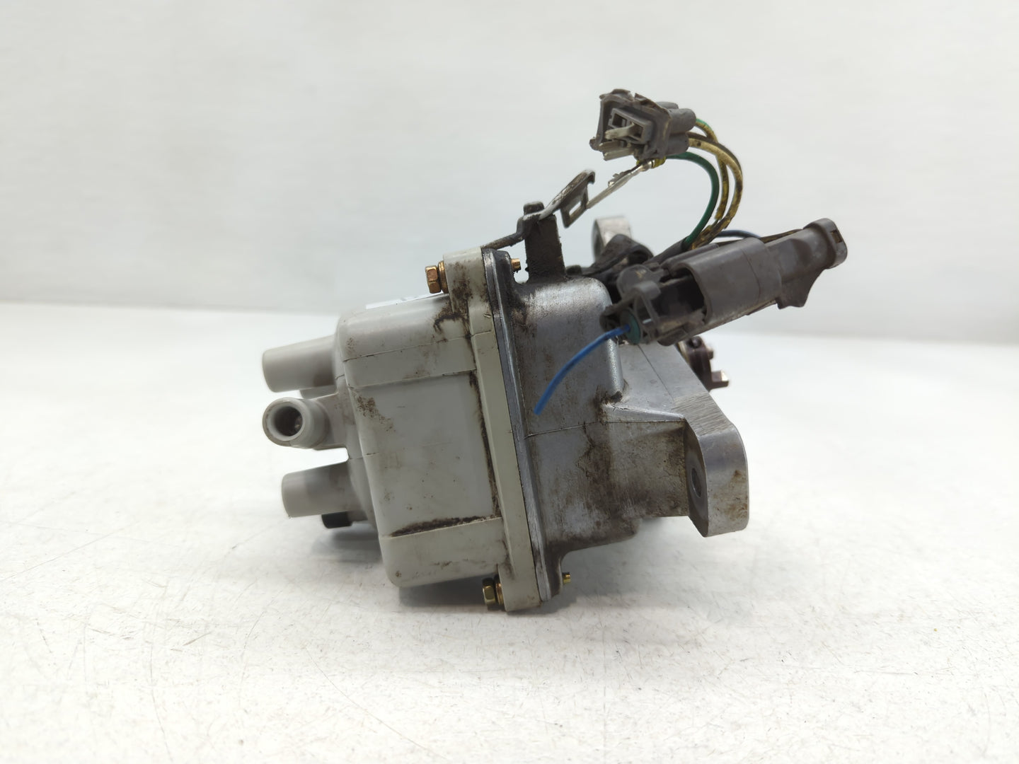 1997-2001 Honda Prelude Engine Ignition Distributor OEM P/N:D03638 Fits Fits 1997 1998 1999 2000 2001 OEM Used Auto Parts - 