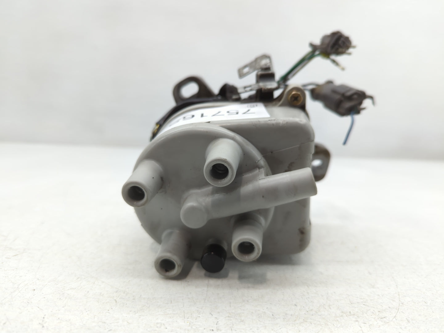 1997-2001 Honda Prelude Engine Ignition Distributor OEM P/N:D03638 Fits Fits 1997 1998 1999 2000 2001 OEM Used Auto Parts - 