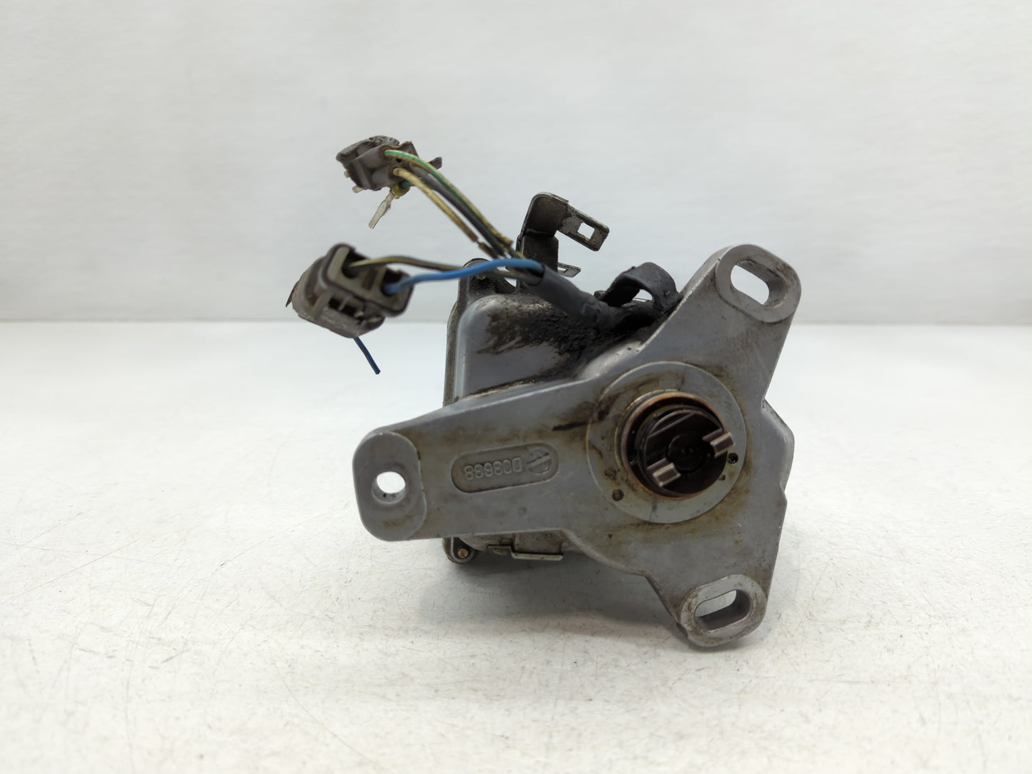 1997-2001 Honda Prelude Engine Ignition Distributor OEM P/N:D03638 Fits Fits 1997 1998 1999 2000 2001 OEM Used Auto Parts - 