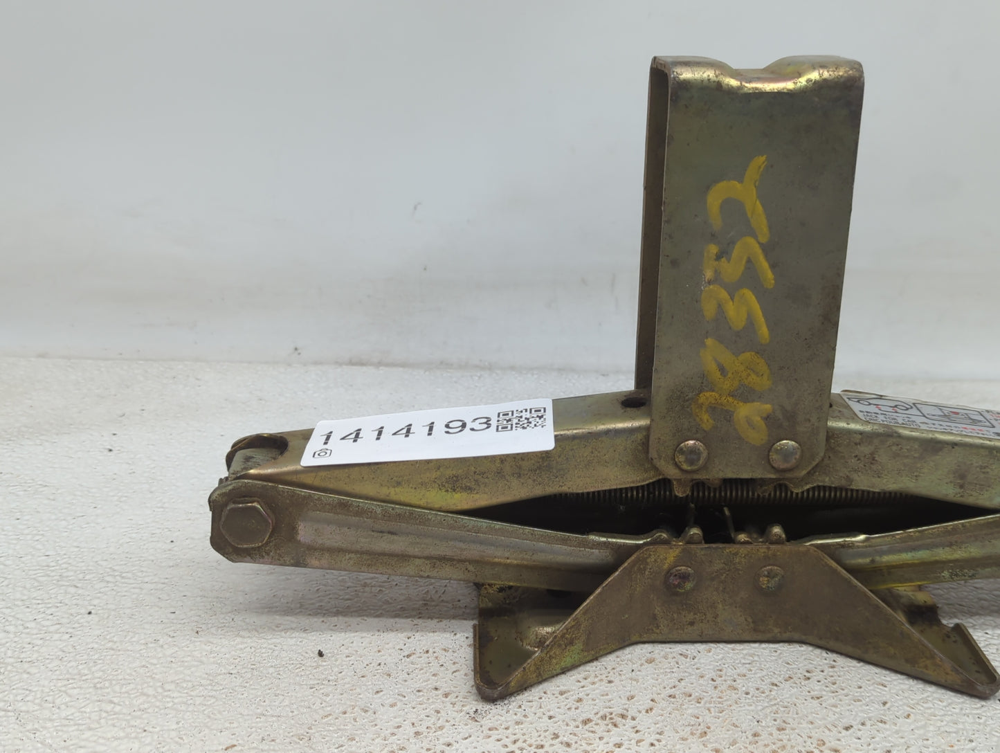 1998 Honda Crv Crv Spare Scissor Car Jack - Oemusedautoparts1.com