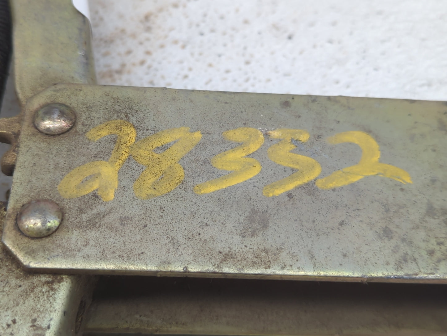 1998 Honda Crv Crv Spare Scissor Car Jack - Oemusedautoparts1.com