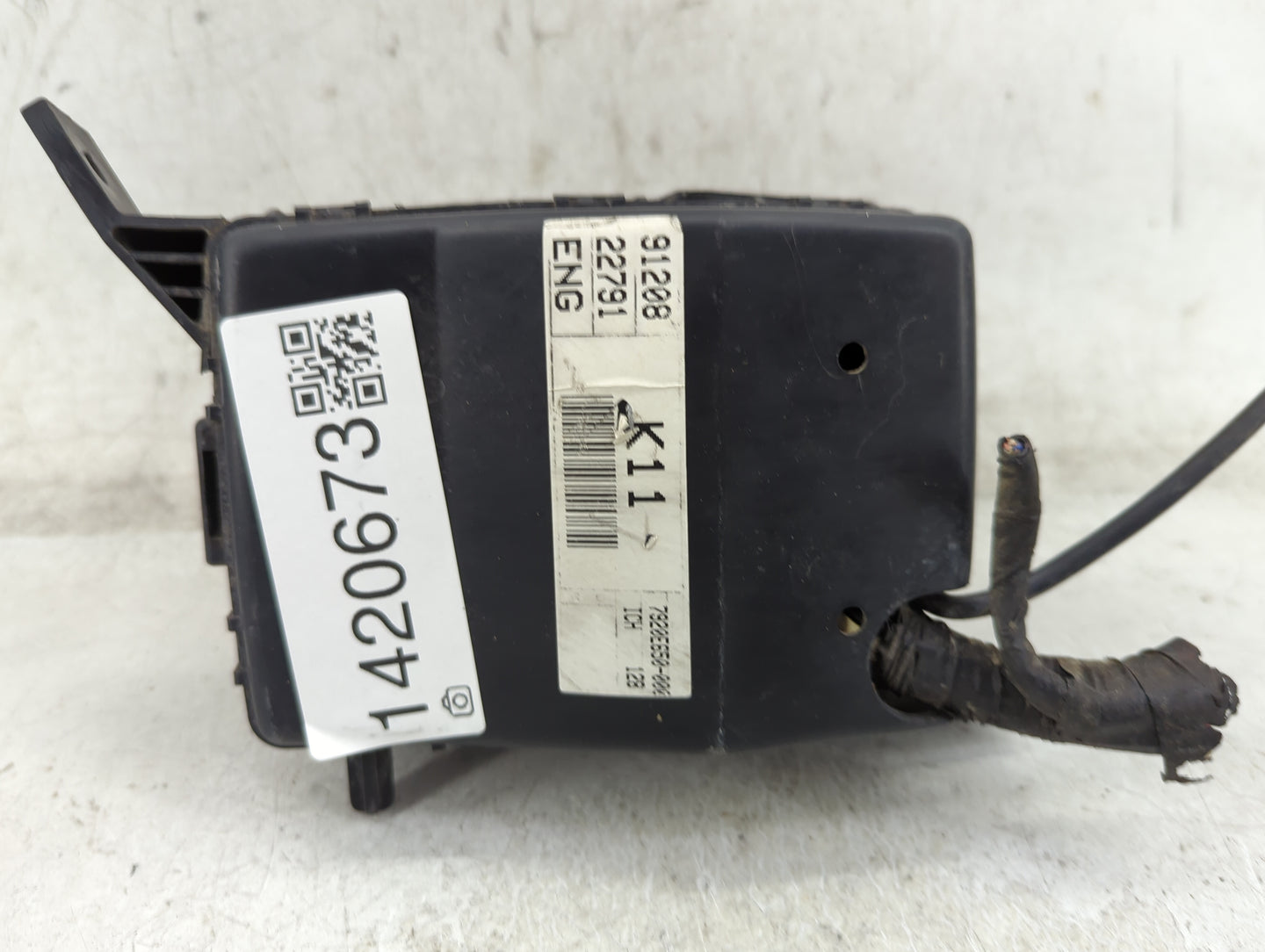 1998 Hyundai Accent Fusebox Fuse Box Panel Relay Module P/N:91212-22002 Fits OEM Used Auto Parts - Oemusedautoparts1.com